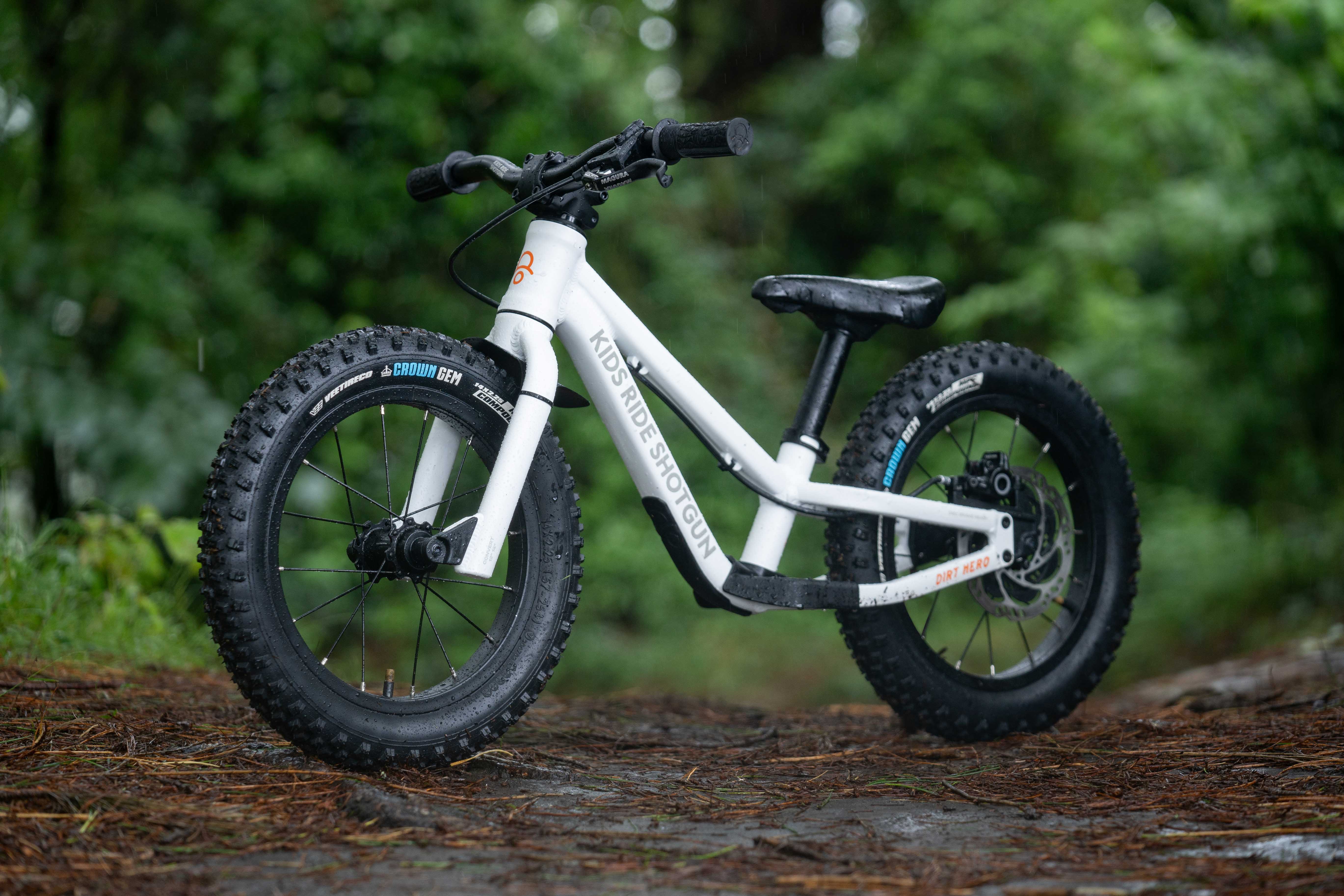 Commencal ramones 12 online balance bike