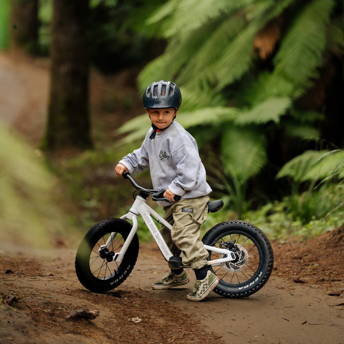 mountainbike hero raubling Dirt Hero: Ultimate Off-Road Balance Bike for Ages 2+ Years – Kids Ride Shotgun USA